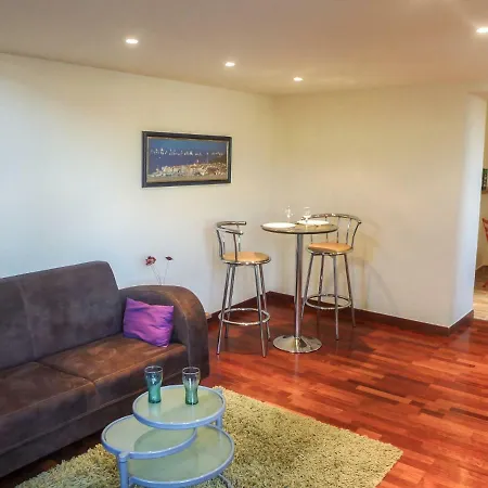 Studio Le Port Apartment *